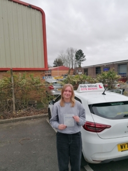 Many congratulations to a very happy Ella Woodman of Clevedon on an excellent drive and well deserved 1st time pass at Weston Super Mare on 6tg February 2024