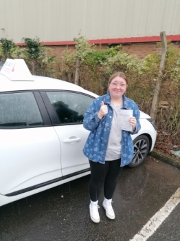 Many congratulations to a very happy Emma Brace of Clevedon on an excellent drive and well deserved 1st time pass at Weston Super Mare on 15th February 2024